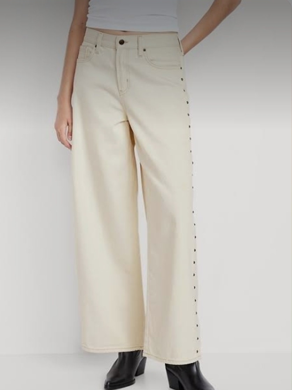 NWT Old Navy High-Waisted Baggy Wide-Leg Studded Jeans - Cream/Ecru